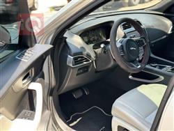 جاگوار F-Pace